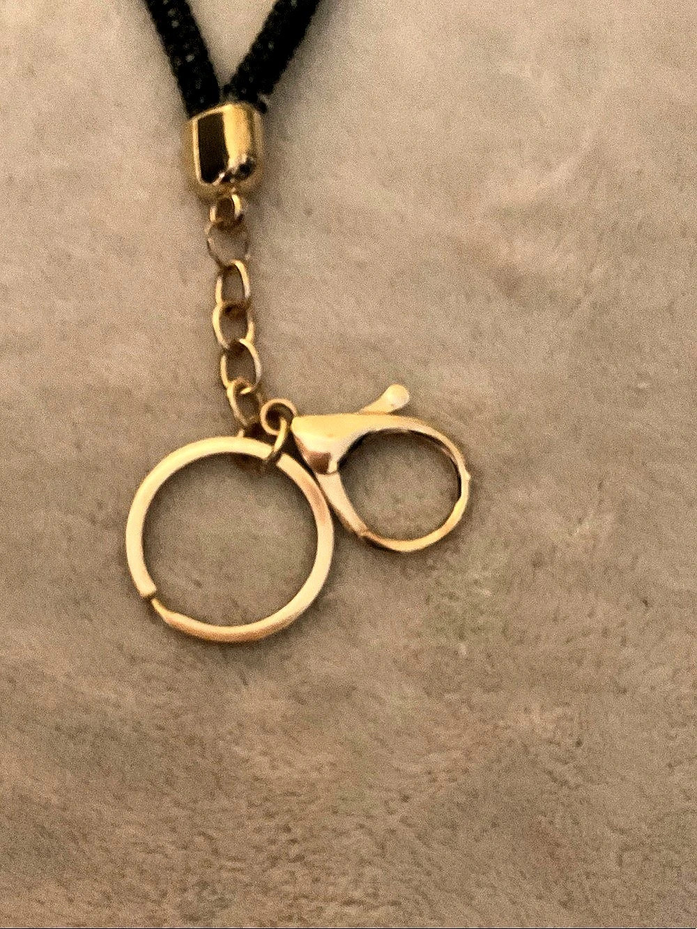 Black & Gold Keychain - Picture 3 of 3